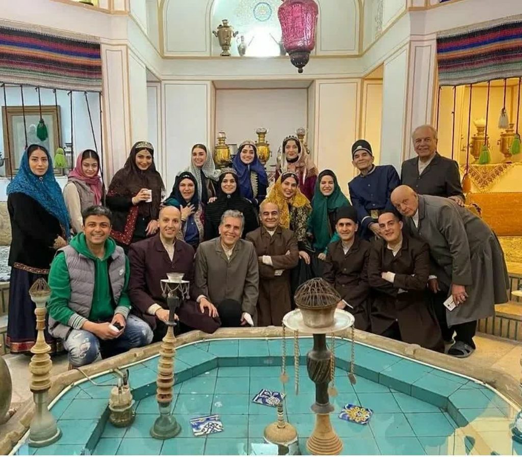 بازیگران و عوامل سریال جیران در انگورستان ملک اصفهان(رضا نیکخواه - سیاوش چراغی پور - سمیرا حسن پور)